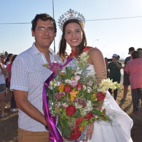 reina estudiantes rosario frontera (2)