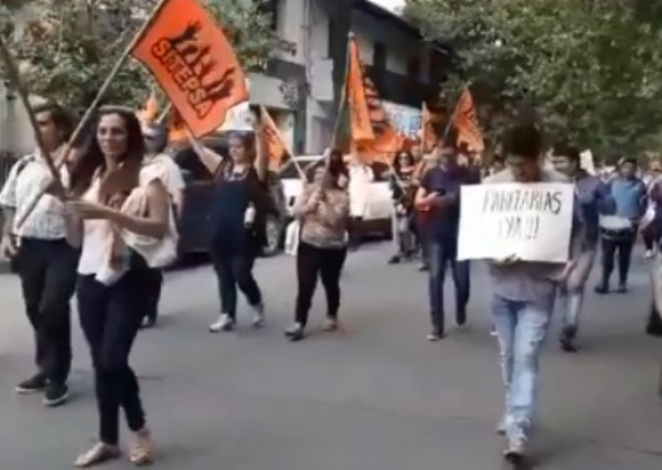 Docentes Autoconvocados Se Manifestaron En La Plaza De Julio