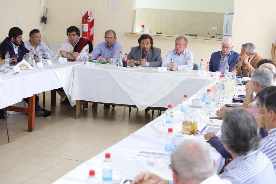 4777-el-gobernador-saenz-presidio-la-reunion-para-tratar-el-presupuesto-20223