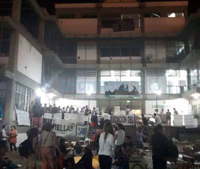 rectorado tomado unsa salta okkkk