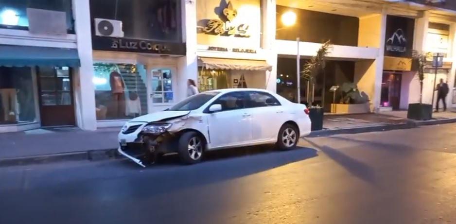 auto abandonado 2