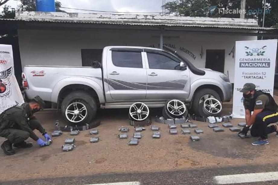 Camioneta con dr4oga