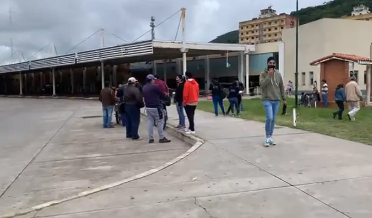 terminal amenaza bomba