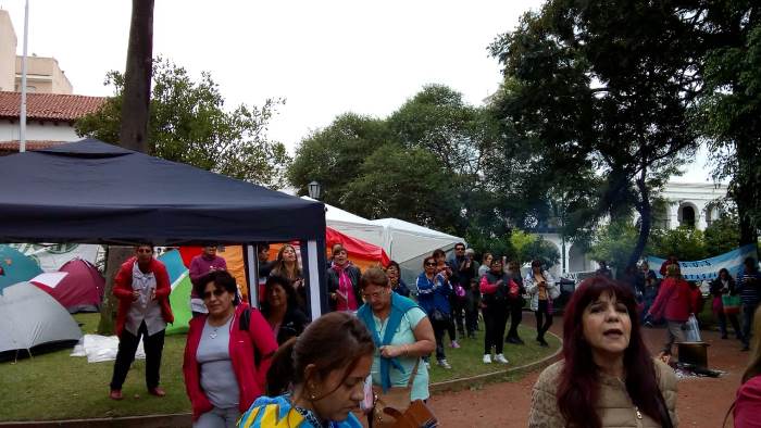 acampe docentes plaza 9 de julio