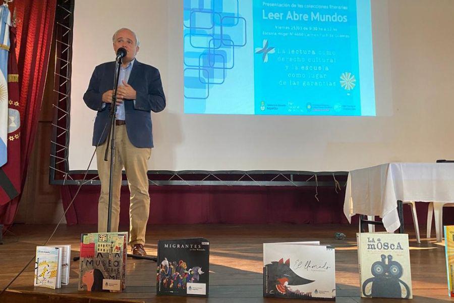 Entrega de libros 01