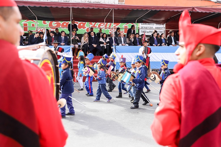 Desfile acto san martin 2