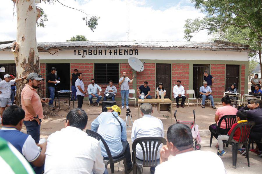 5111-emergencia-hidrica-funcionarios-provinciales-se-reunieron-con-miembros-de-la-comunidad-guarani-yacuy