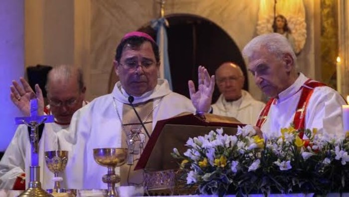 monseñor Carlos José Tissera