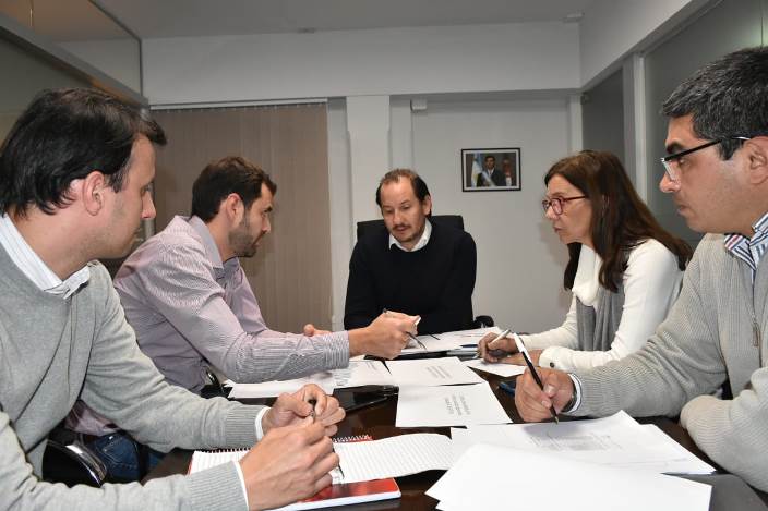 ministros trabajan salario docente