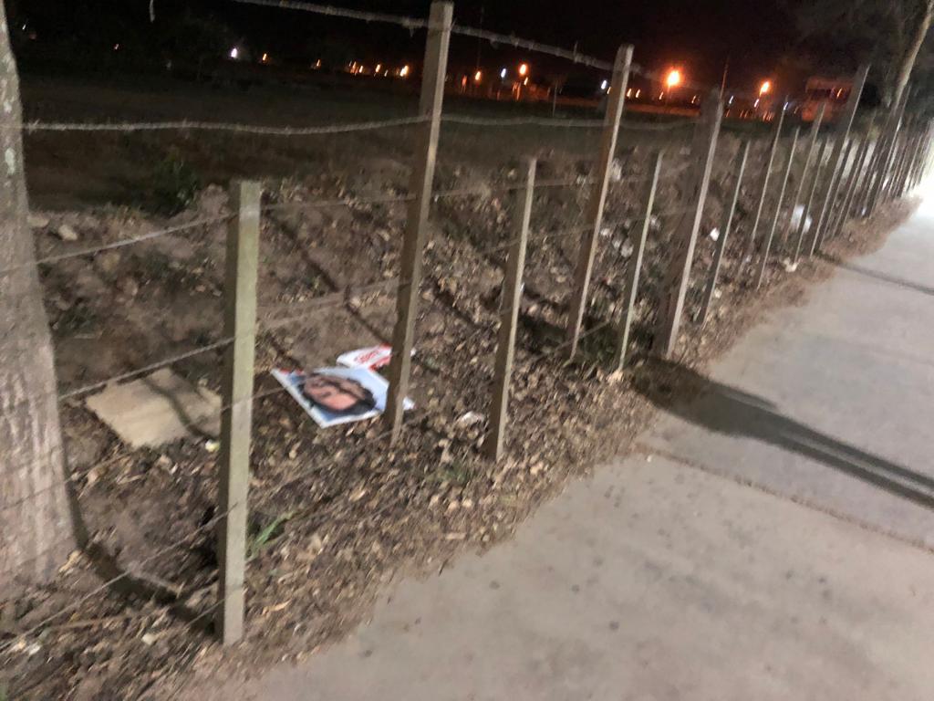 carteles rotos de Sáenz en Orán3