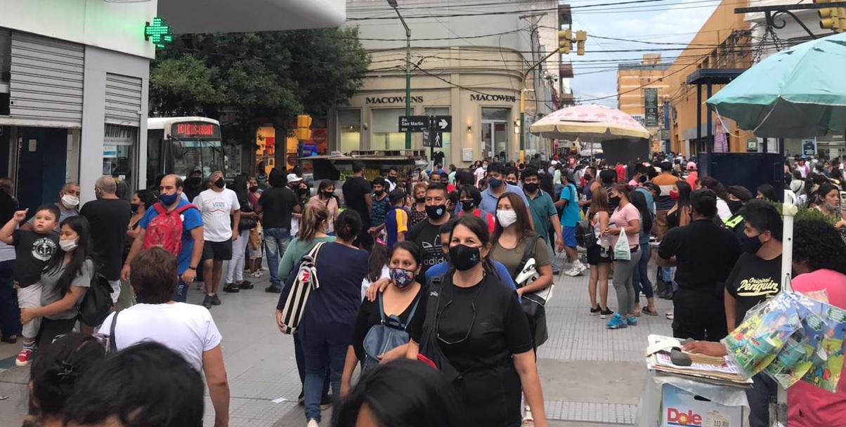 salta cuarentena coronavirus covid relajamiento rebrote segunda ola gente centro ciudad peatonal