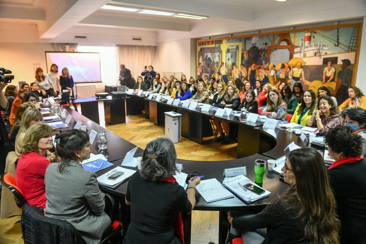 Funcionarias de todo el país debatieron sobre políticas económicas con perspectiva de género 2