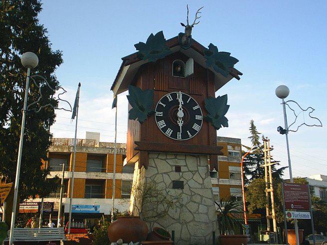 carlos paz 800px-Reloj_Cucú