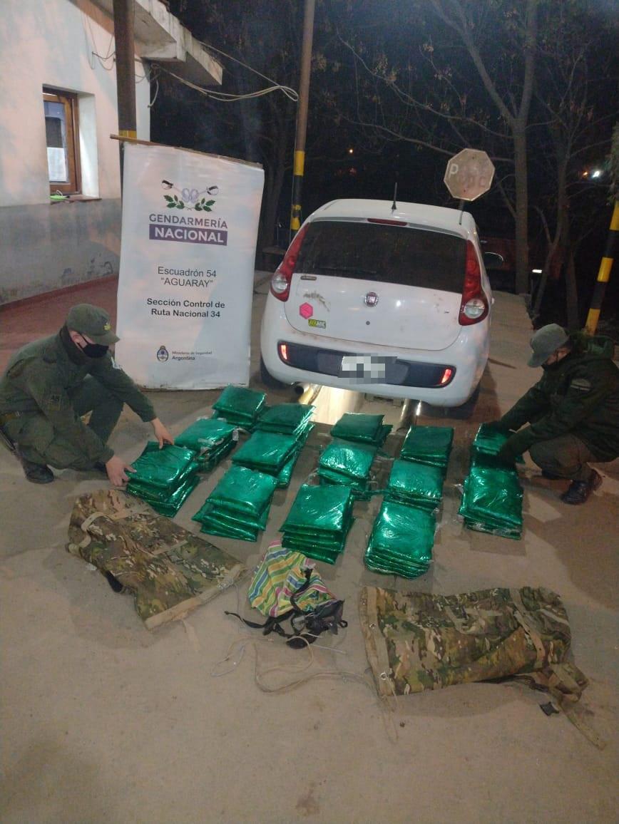 Secuestran aceite, artículos de higiene personal  y hojas de coca en tres procedimientos (1)