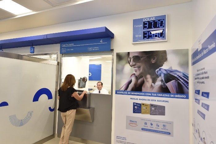 banco macro - sucursal grand bourg (2)
