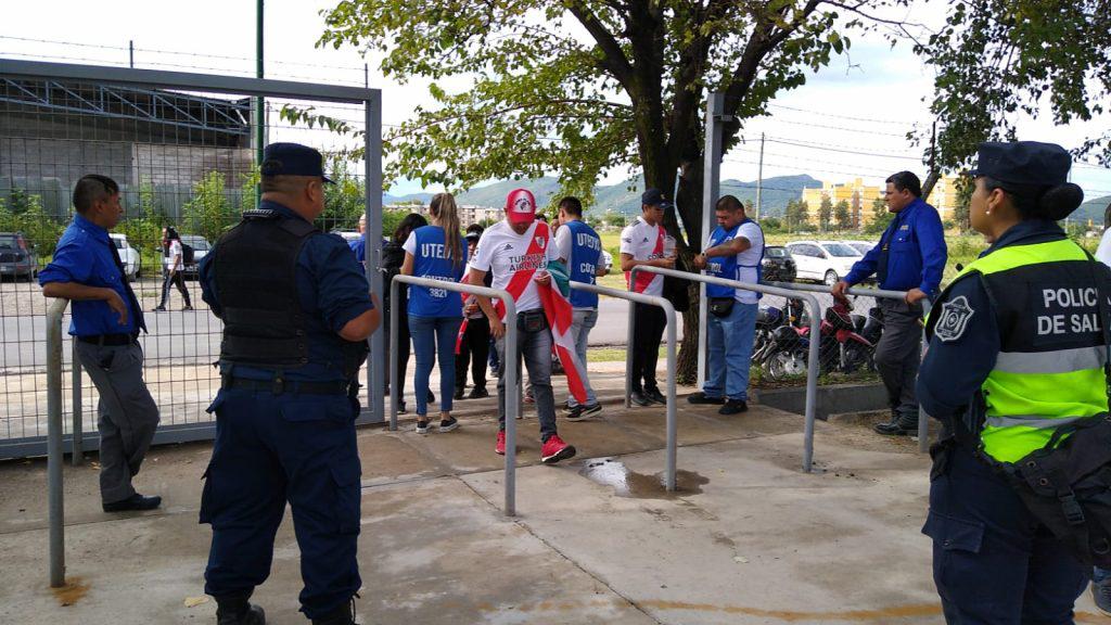 Operativo River-U de Chile 02