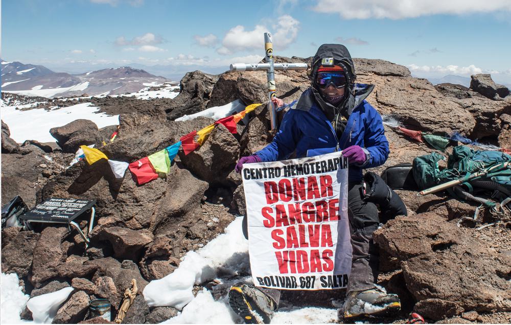 cumbre- bandera donacion de sangre
