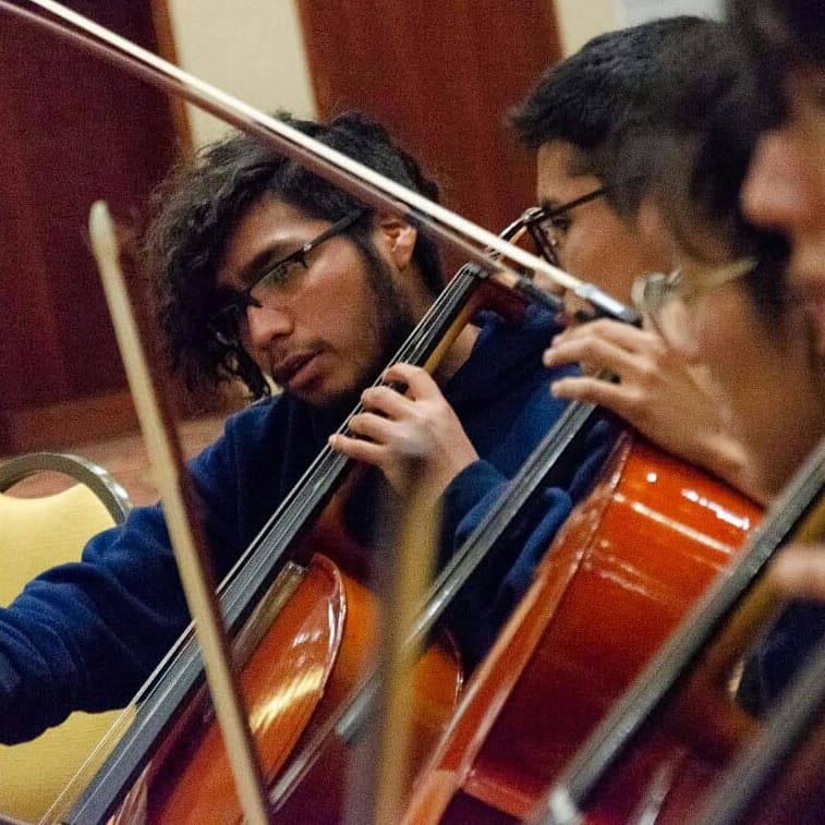 Jóvenes talentos ensayando (4)