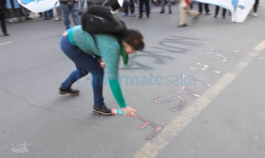 pintadas calle ejercito