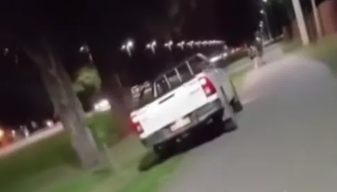 Camioneta por la Bicisenda