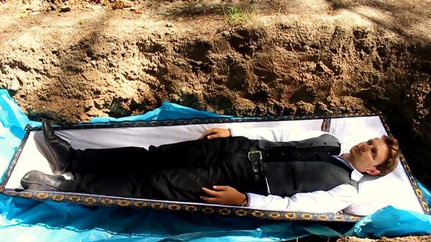 entierra-pacientes-vivos