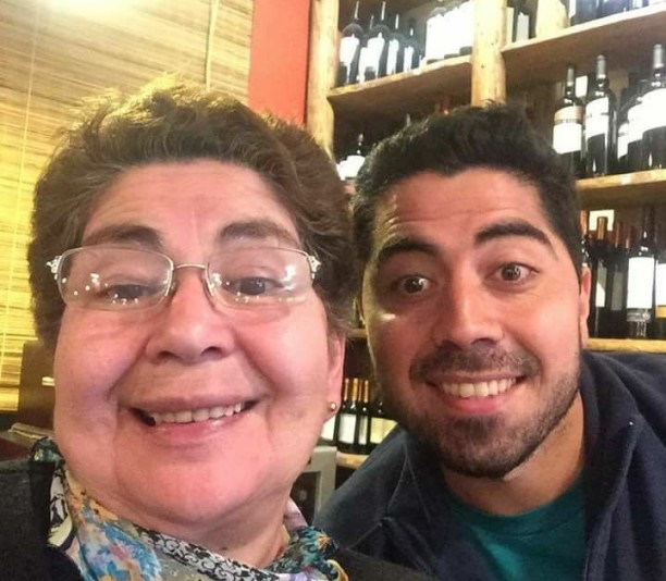 nico cortes y su mamá (1)
