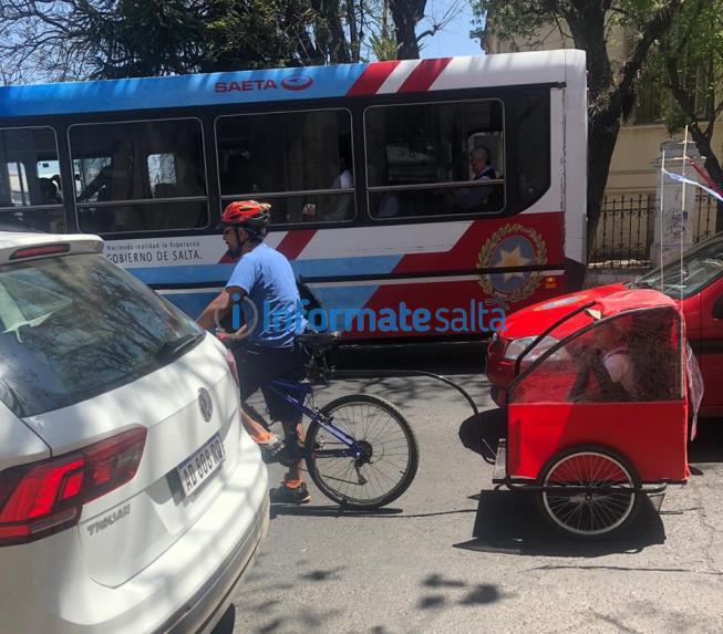 carro en la bicicleta  (1)