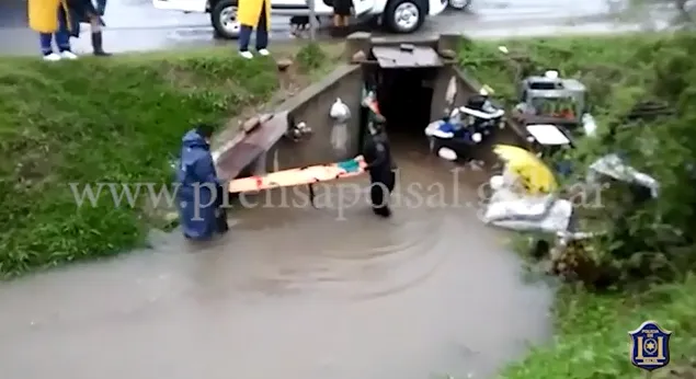 policia de salta - rescate hombre canal