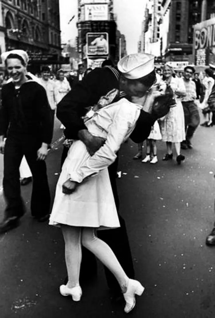 El beso en Times Square