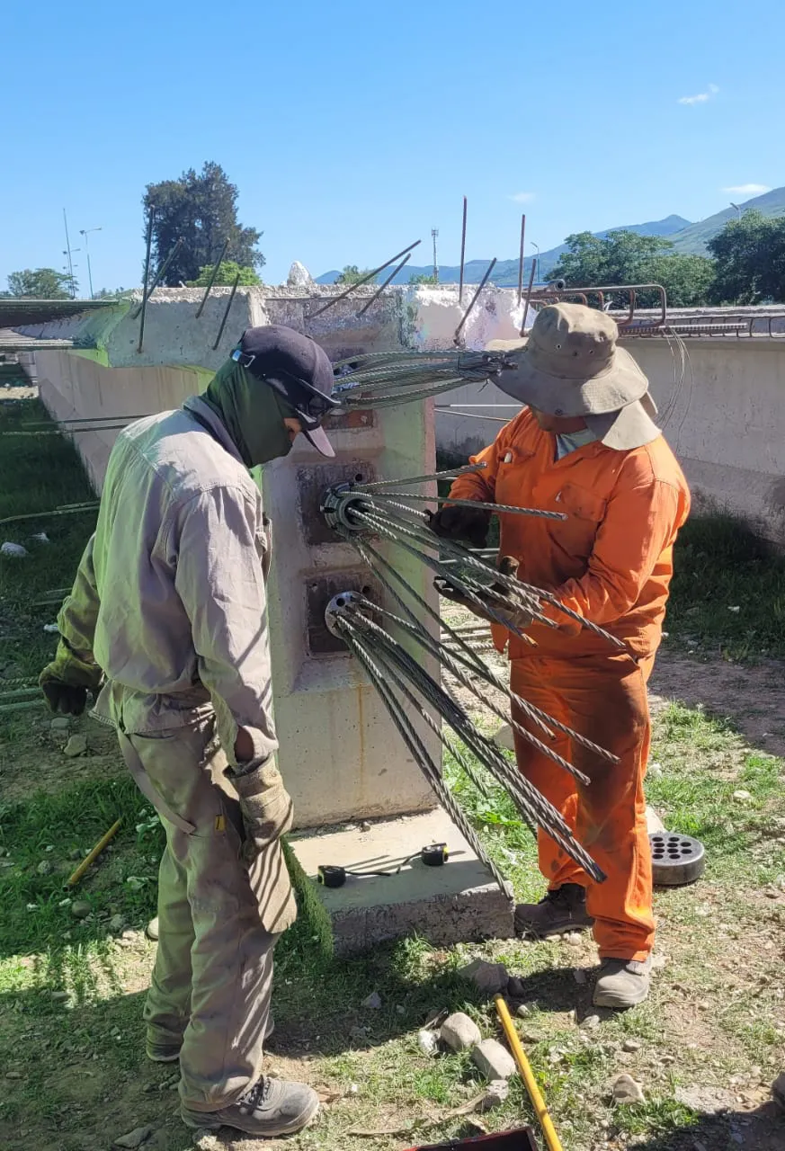 Nuevo Puente Vaqueros 01