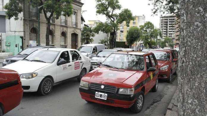 Otra suba más: desde hoy, viajar en taxis y remises saldrá más caro