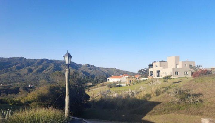 Robaron dos viviendas en el club de campo La Hoyada de Castellanos