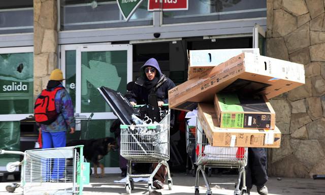 Por temor a saqueos, comerciantes de Salta vallan sus locales