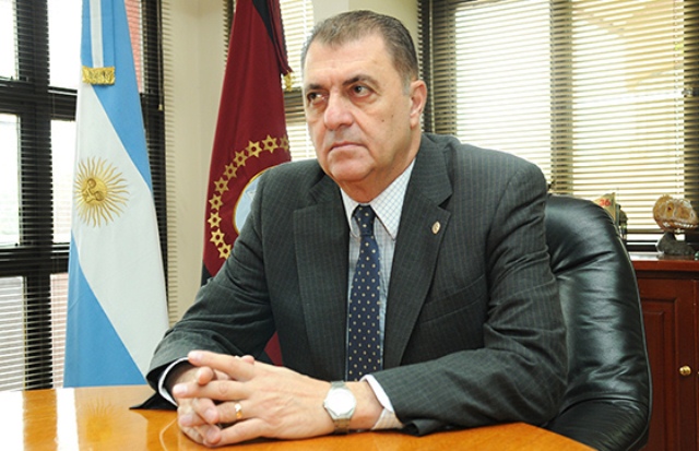 10-FAVELA FRENTE A MARACANA