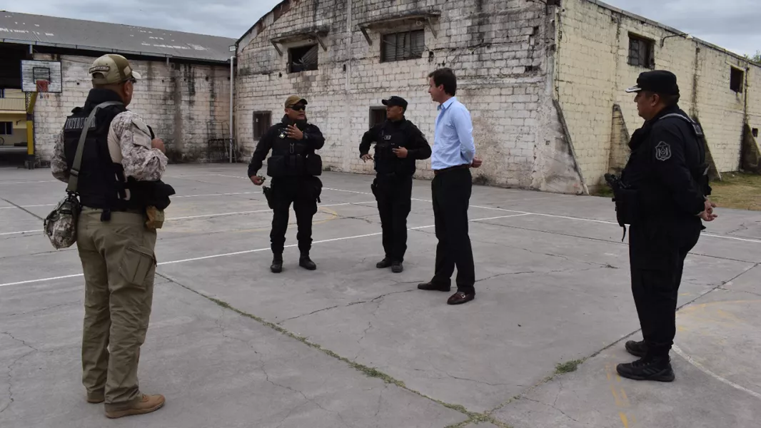 Policía instrucción