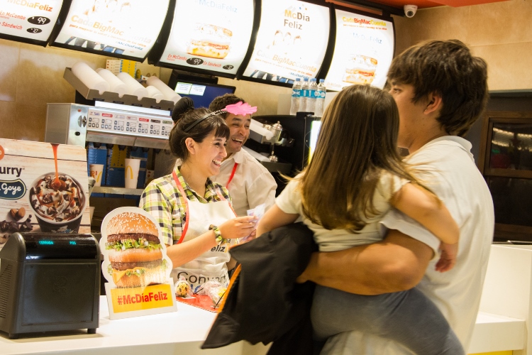 McDíaFelizsin título-63