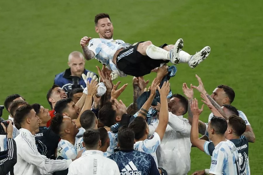 En pleno Wembley, la Selección argentina cantó "el que no salta es un inglés"