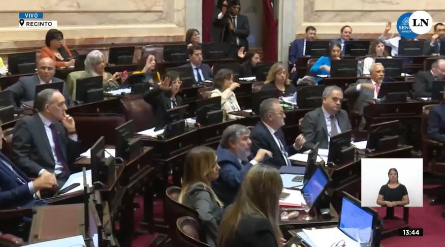 voto senadores aumento nora g