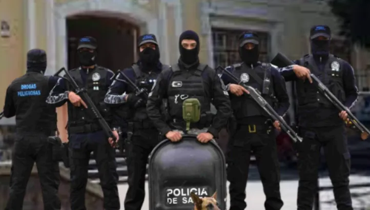 policias 32