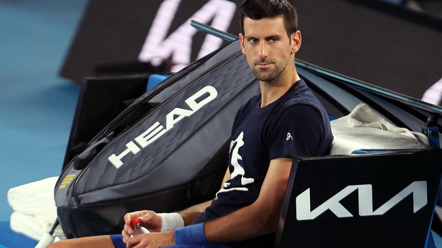 Djokovic fue traslalado al centro de detención de inmigrantes