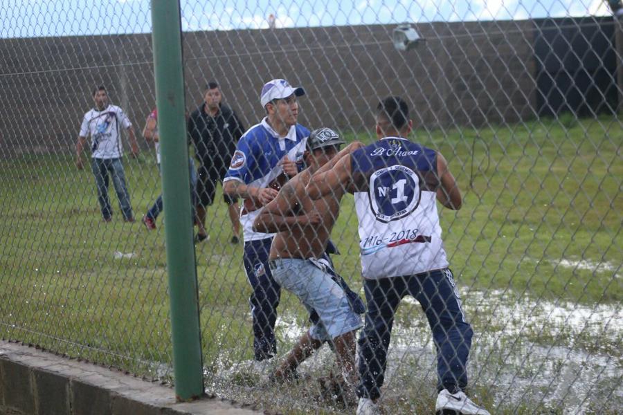 10-FAVELA FRENTE A MARACANA