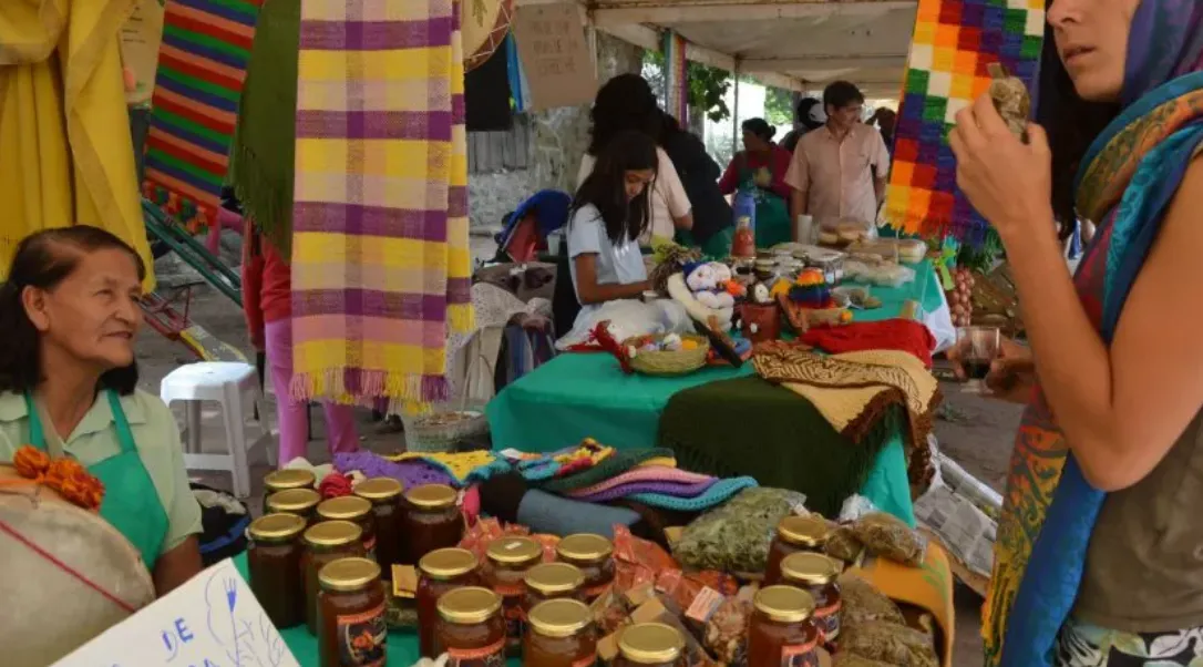 Feria Artesanal Valles Calchaquíes
