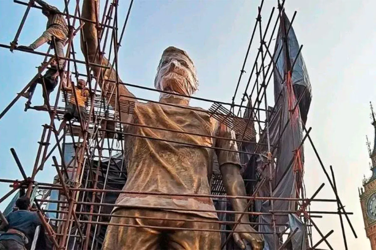 Estatua de Messi -  Goat tour