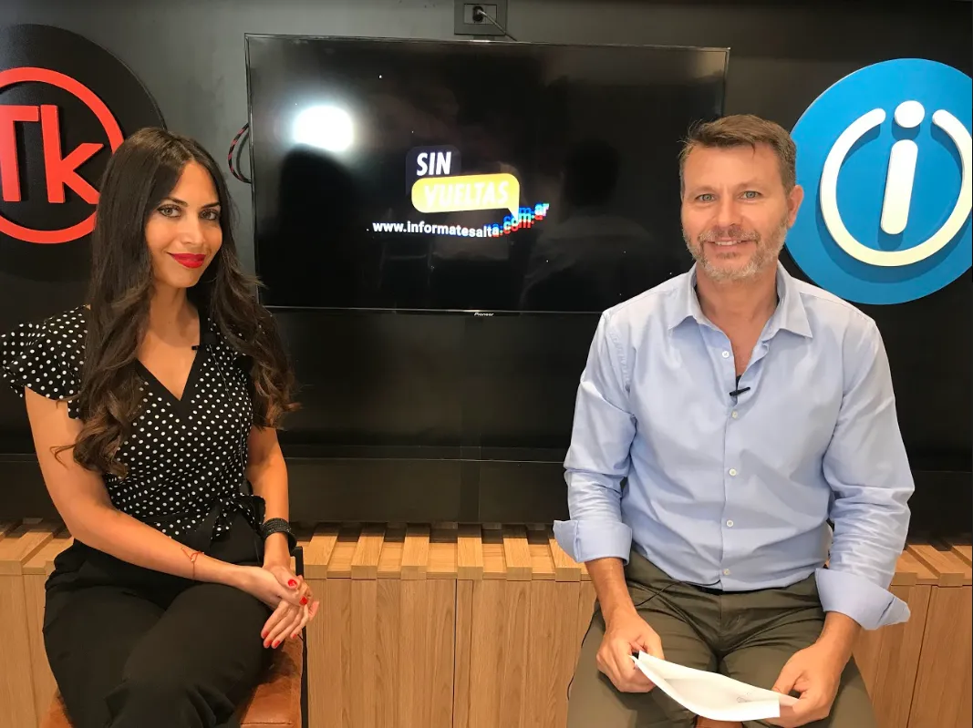 Nadia Loza - Sin Vueltas