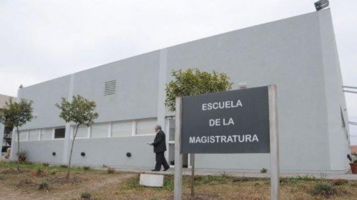 escuela de la magistratura