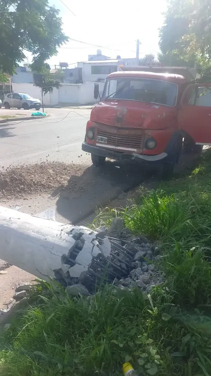 camión luz corte accidente