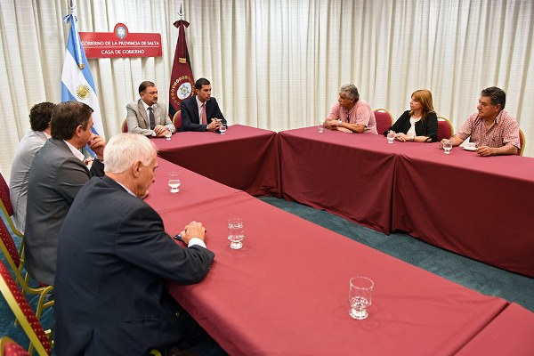 urtubey-reunion-con-intendente-de-campo-santo-y-guemes1