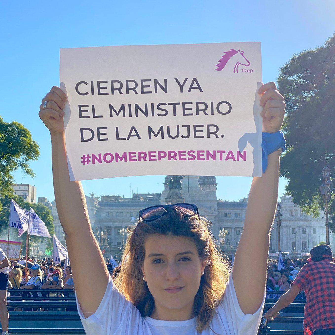 Si Gana Milei, ¿qué Pasa Con La IVE, La ESI Y El Ministerio De La Mujer?