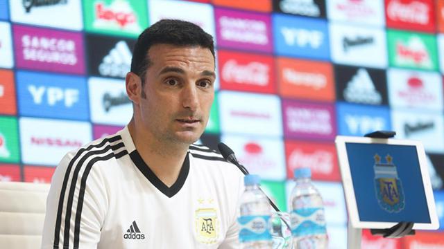 Scaloni comunicará la lista previa para los amistosos con Honduras y Jamaica