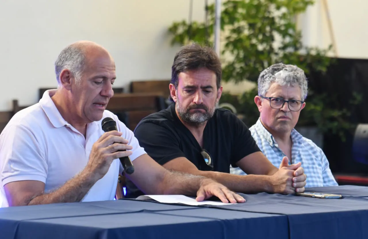 WhatsApp Image 2025-12-17 at 08.38.38